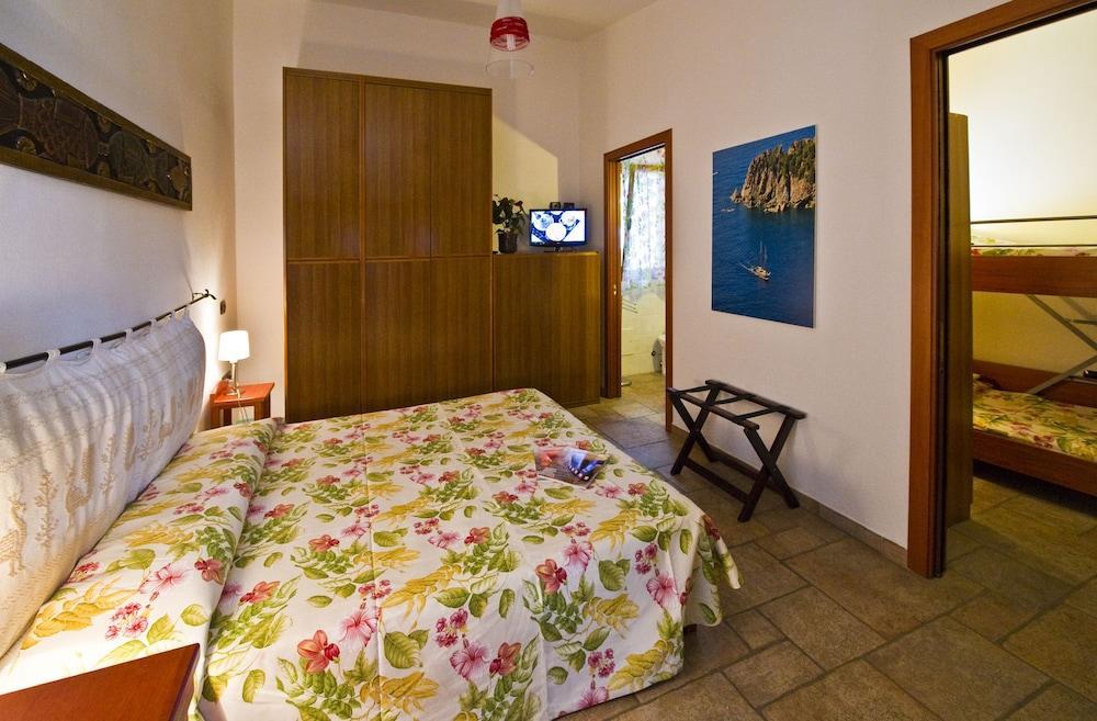 Villaggio Camping Spiaggia Del Riso Вилласимиус Экстерьер фото